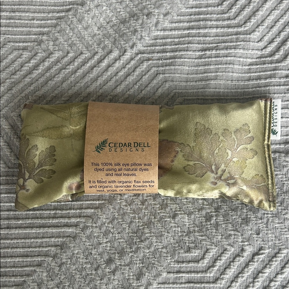 Cedar Dell Designs Lavender Silk Eye Mask Eye Pillow